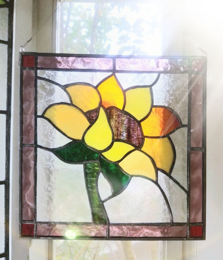 ステンドグラス　ひまわりモチーフのパネル