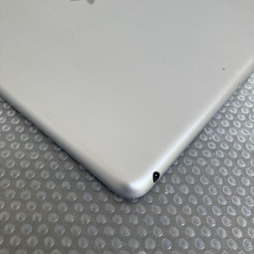 557 電池ほぼ新品☆比較的美品☆iPad6第6世代 32GB WIFIモデル