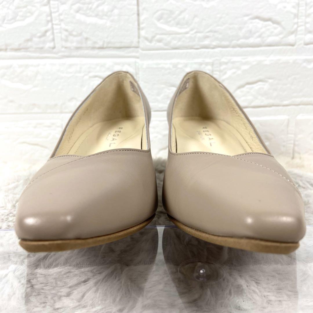 ほぼ新品 リーガル platinum Vカット レザー パンプス グレージュ