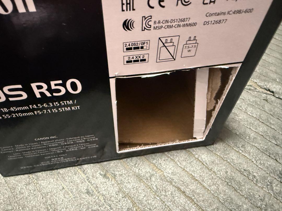 EOS R50 ダブルズームキット　レンズフード付き