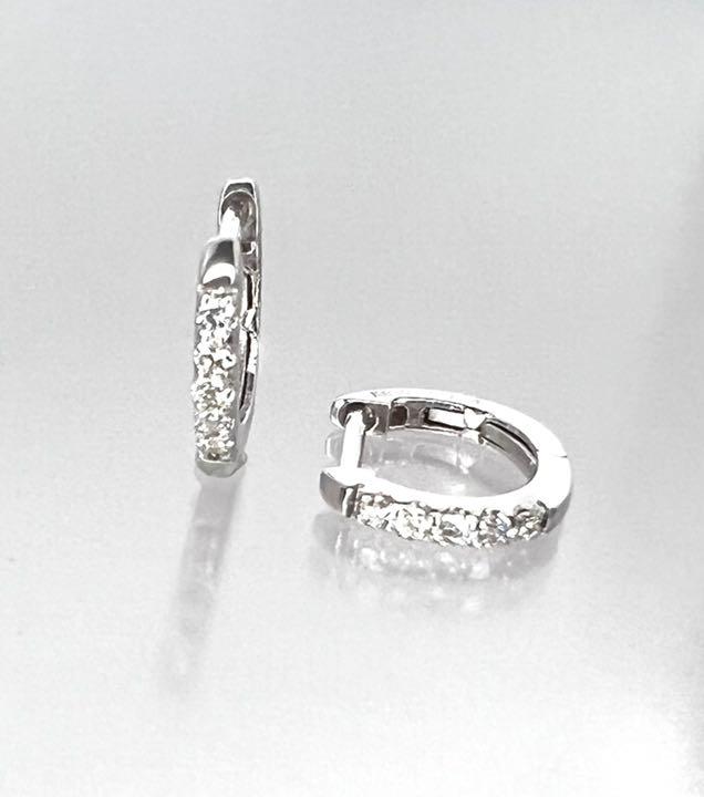 K18WGダイヤモンドフープピアス 0.1ct