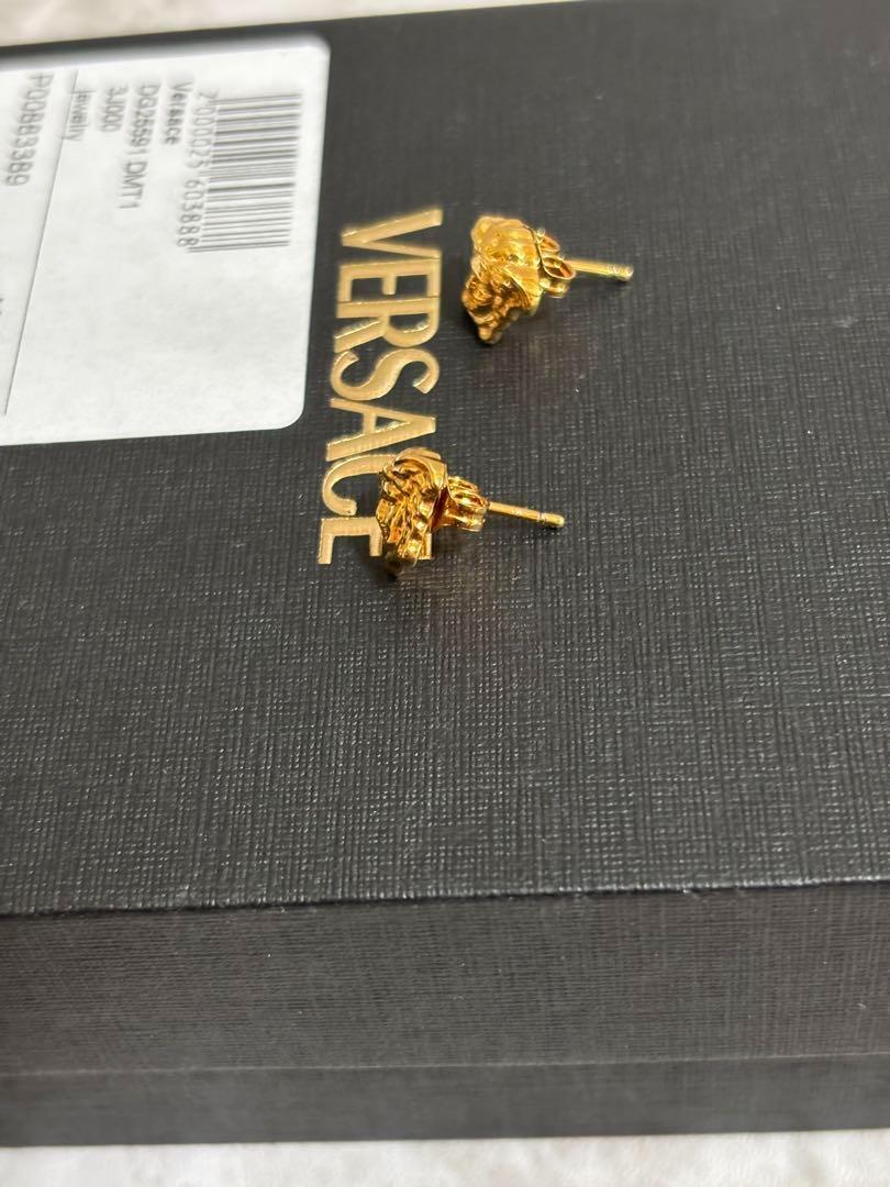 I55 未使用品✨Versace ヴェルサーチ　メドゥーサ　スタッド　ピアス　金 I55 未使用品✨Versace ヴェルサーチ メドゥーサ スタッド