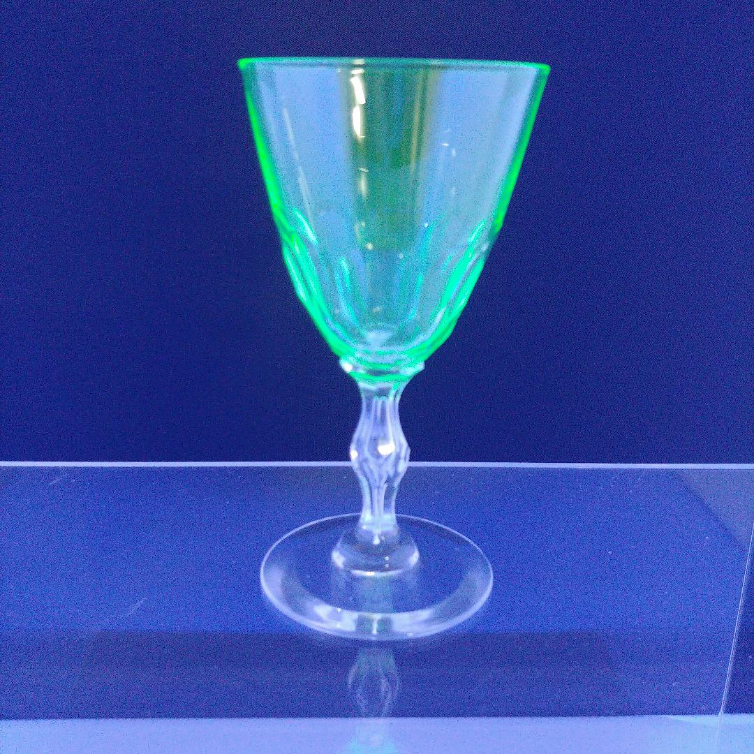 ウランガラスのグラス