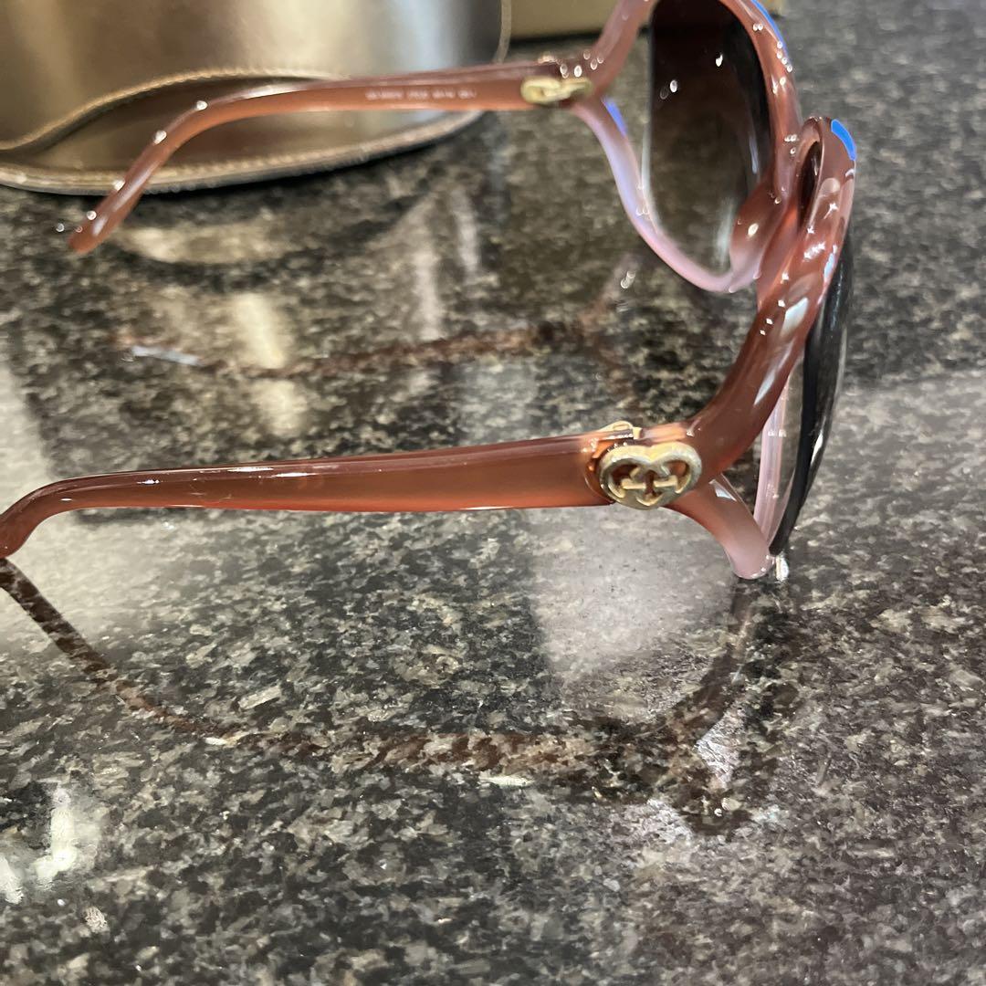 GUCCI サングラス ブラウン GGロゴ付き