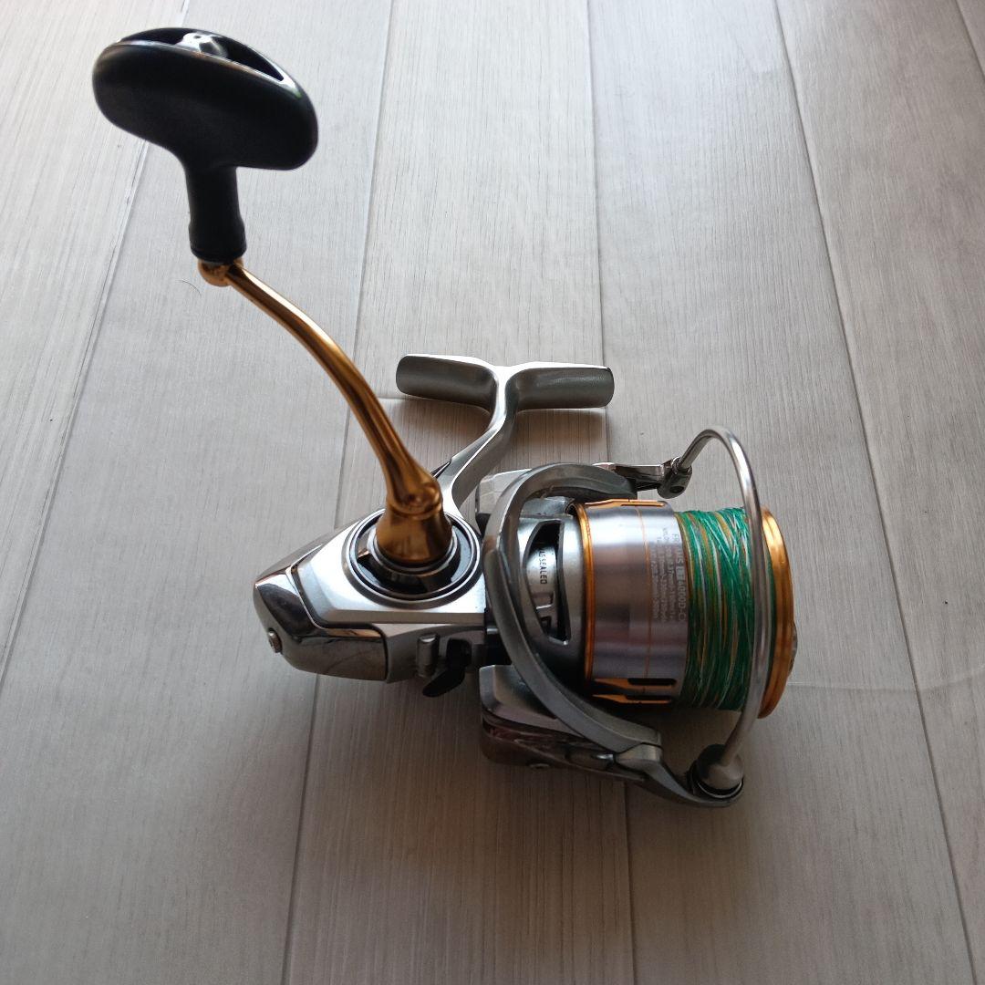FREAMS LT 4000D-CXH スピニングリール