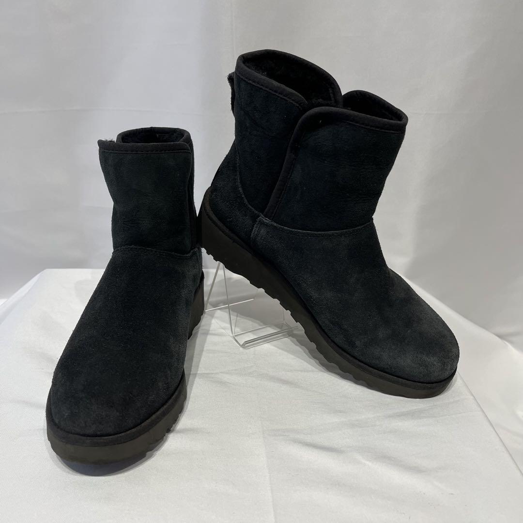 UGG