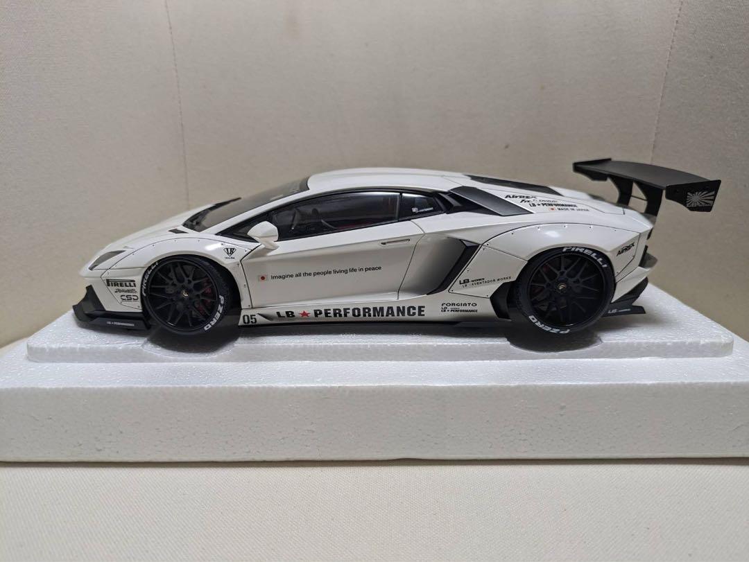 オートアート　アベンタドール　1/18