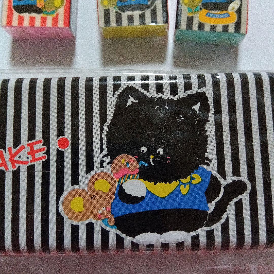 昭和当時物 サンリオ 缶ペンケース2個と消しゴム4個黒猫と