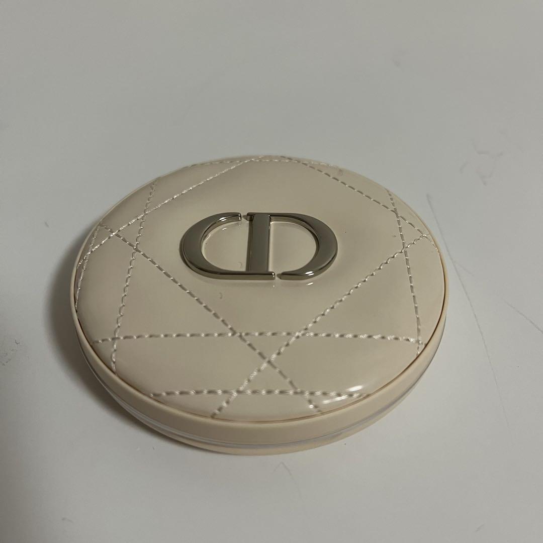 Dior フォーエヴァー　クチュール　ルミナイザー　003 ライラックマニア