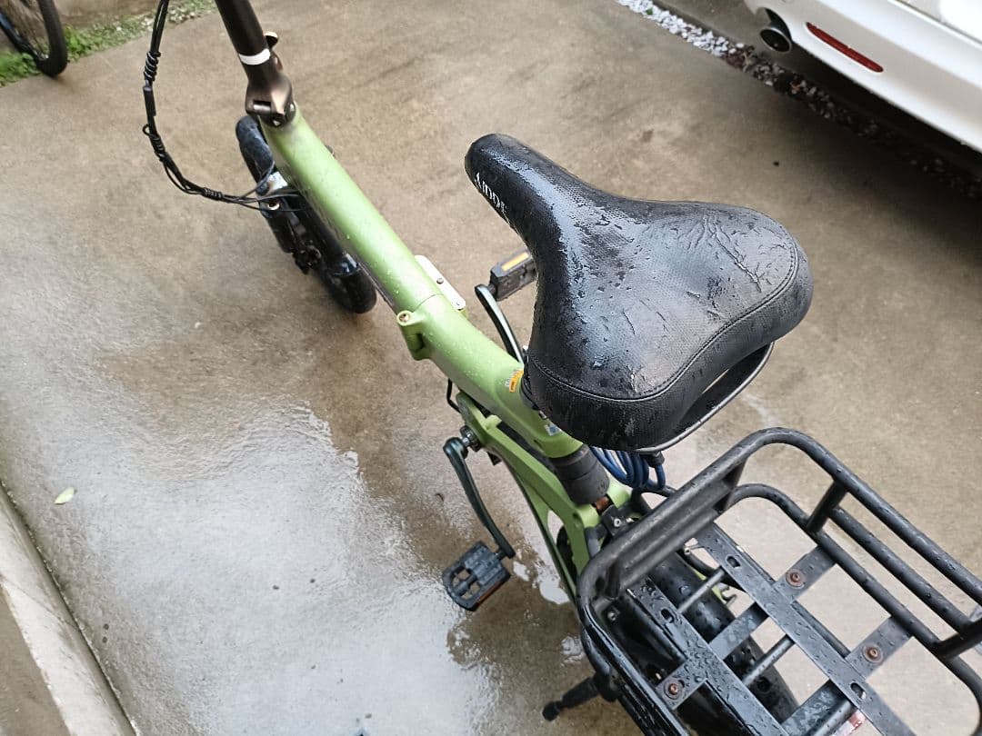 電動アシスト自転車 緑色