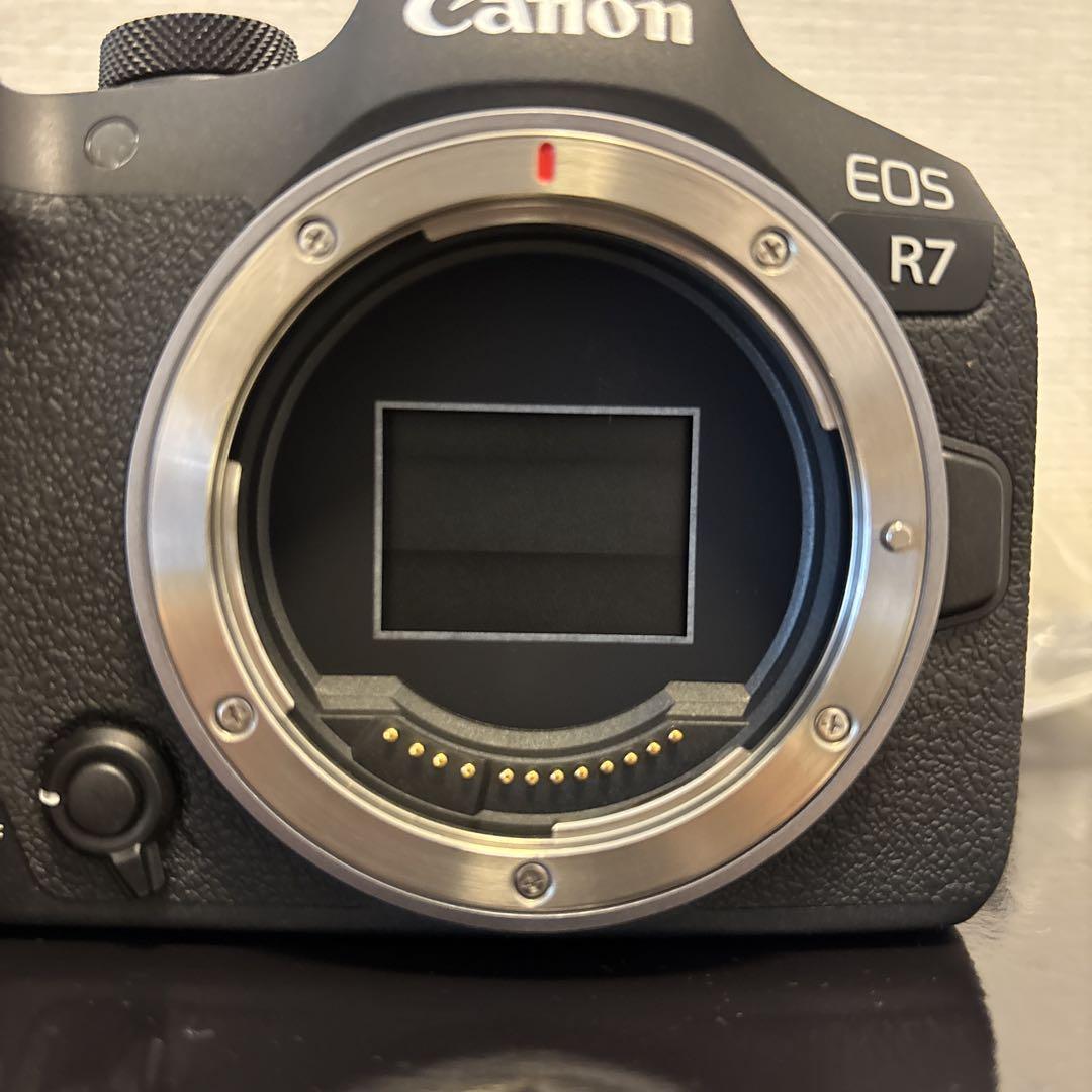 【美品】Canon EOS R7 ミラーレス一眼