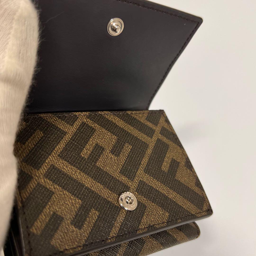 未使用☆付属品完備 FENDI 三つ折り財布 ズッカ柄×レザー PVC 総柄