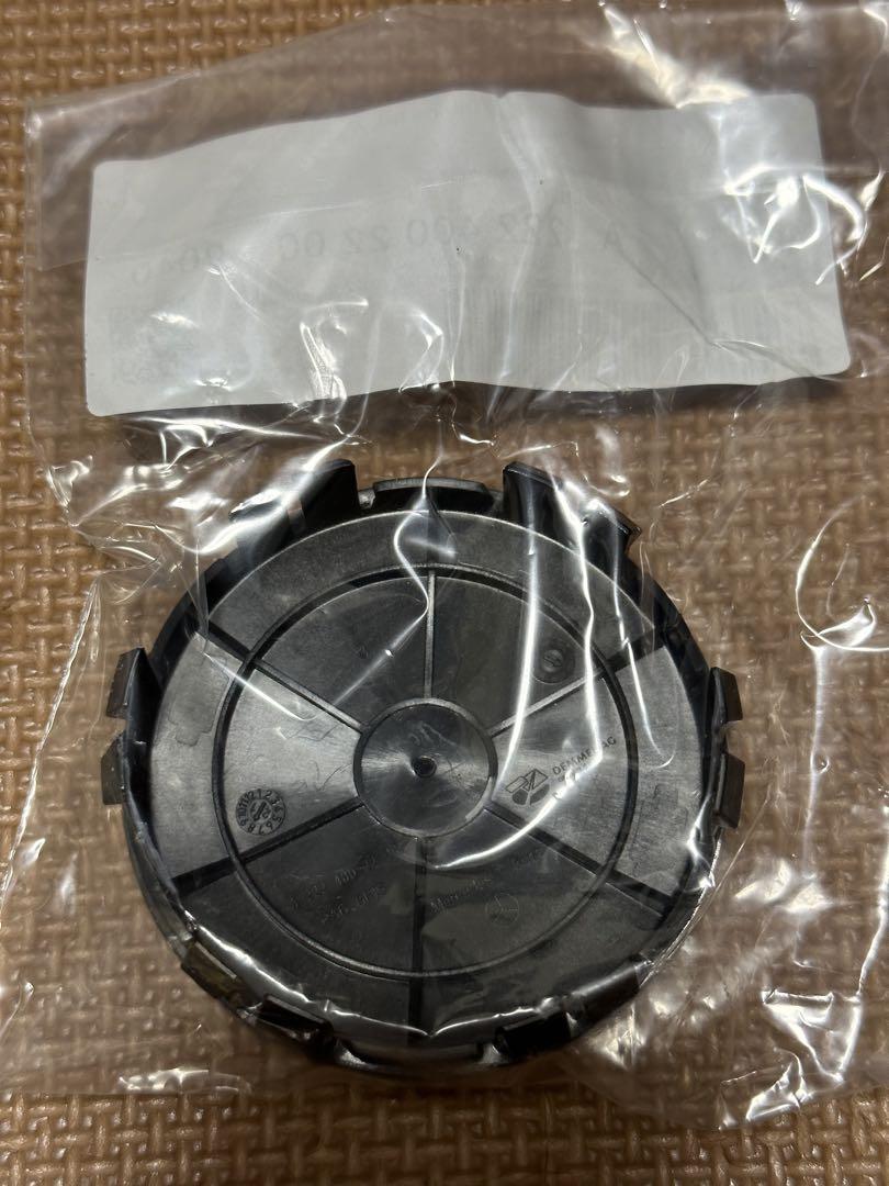 メルセデスベンツ 純正 センターキャップ 新品 未使用品 4個 ブラック