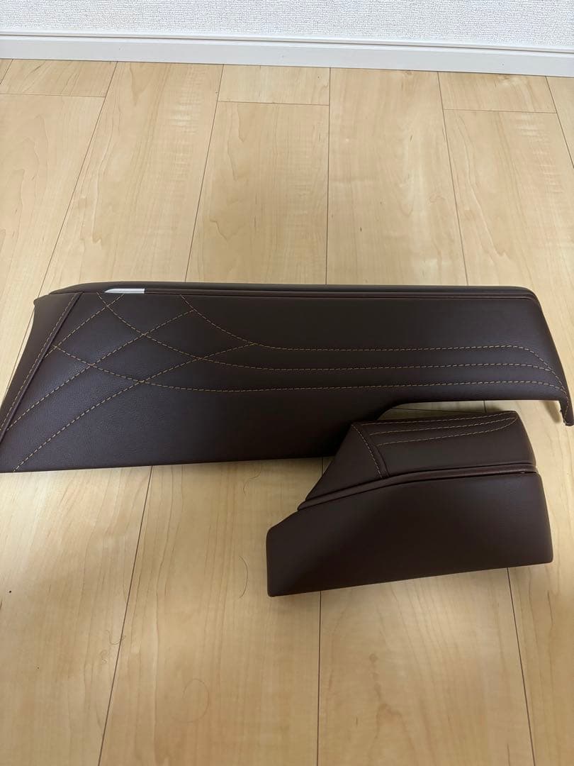 ハリアー80系 レザーエクスクルーシブ　ダッシュガーニッシュ