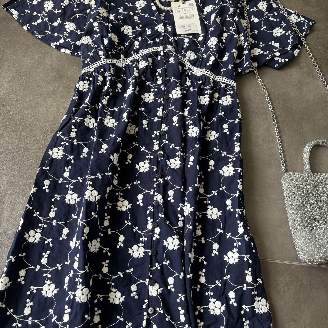 未使用　ZARA エンブロイダリー　ロング　ミディ　ワンピース　刺繍　花柄　S