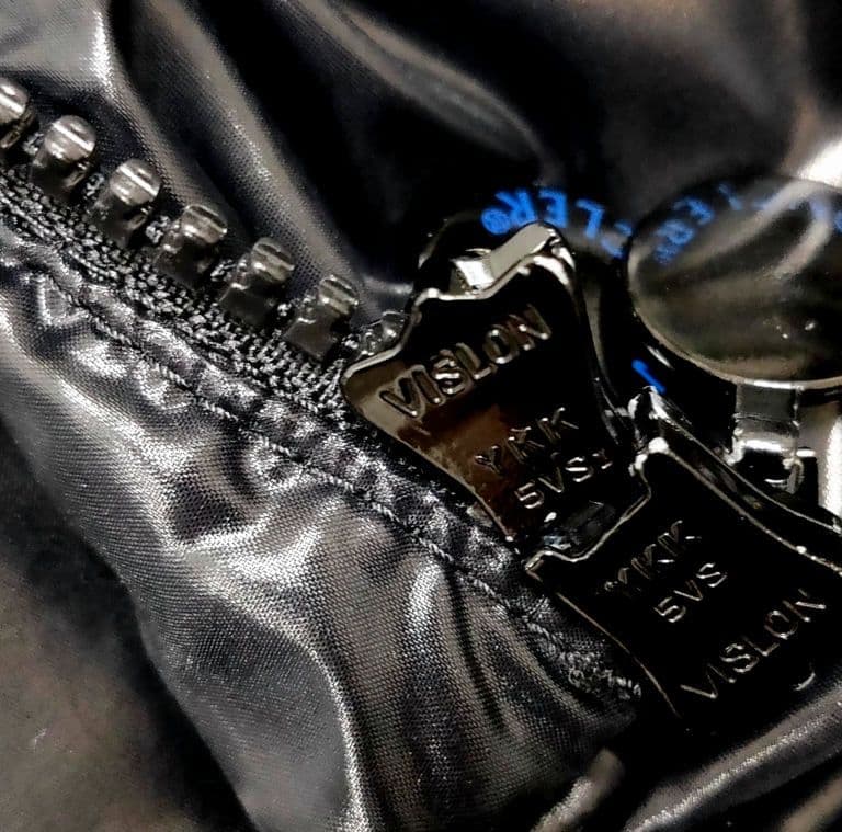 22万ボリューム満点パツパツMONCLER ダウン ロング コート モンクレール 22万ボリューム満点パツパツMONCLER ダウン ロング コート モンクレール