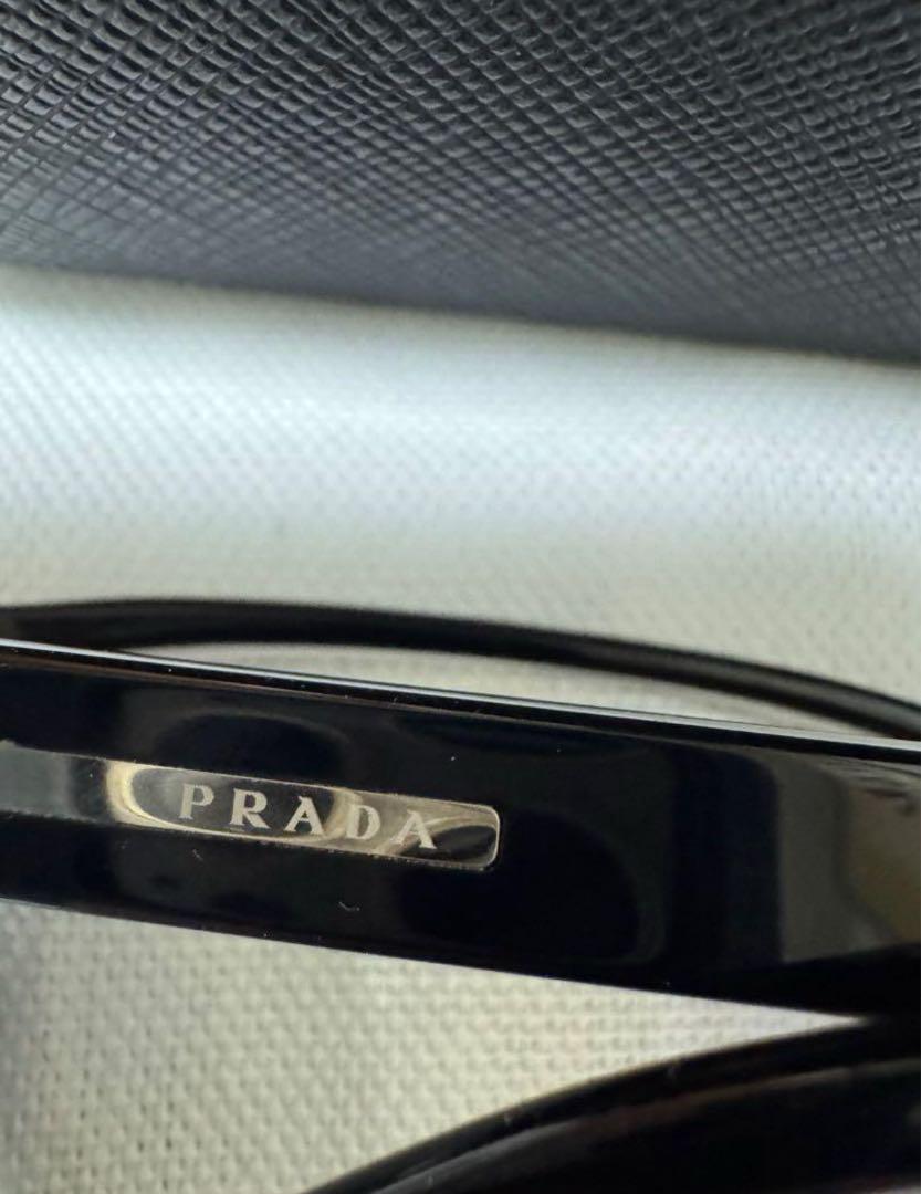 【早い者勝ち】PRADA スクエアフレーム　ケース付