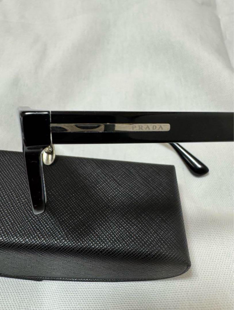 【早い者勝ち】PRADA スクエアフレーム　ケース付