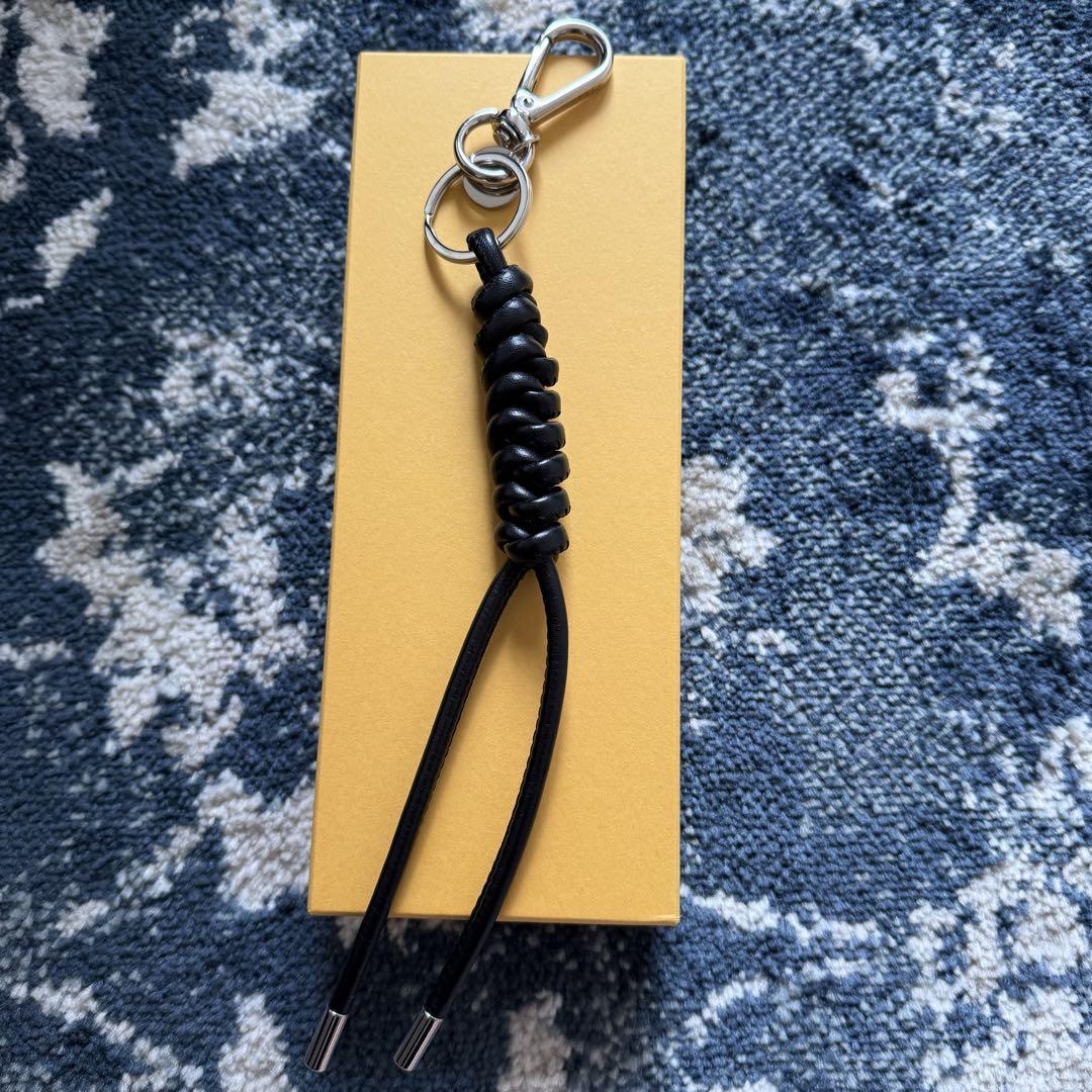 ITTI イッチ　CRISTY SNAKEKNOT CHARM