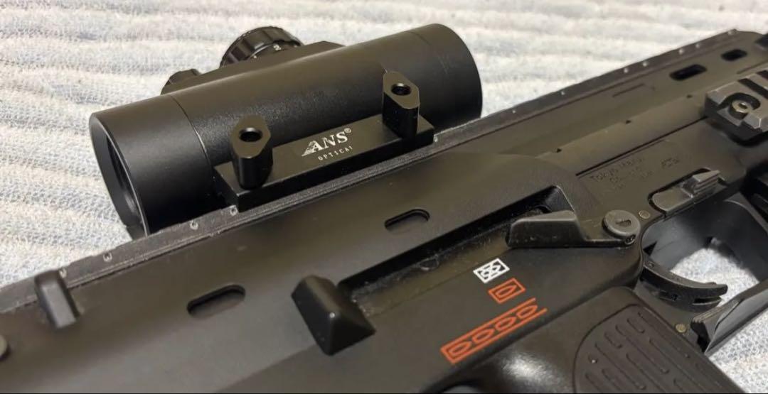 東京マルイ MP7A1 (ガス)・ドットサイト・フルオートトレーサー他付属品多数 東京マルイ MP7A1 (ガス)・ドットサイト・フルオートトレーサー