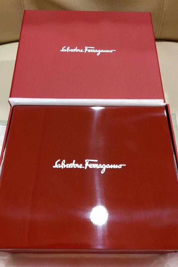 新品Salvatore Ferragamoフェラガモ腕時計ブレスレット 18万円