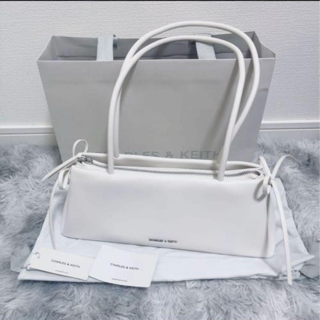 CHARLES&KEITH ショルダーバッグ