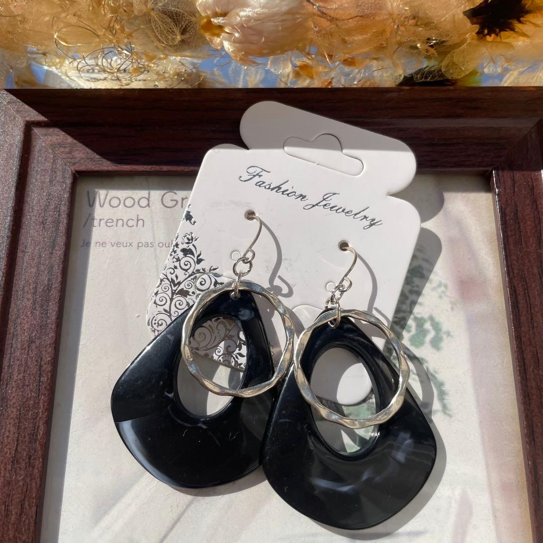 Black×pink系 ハンドメイドピアス