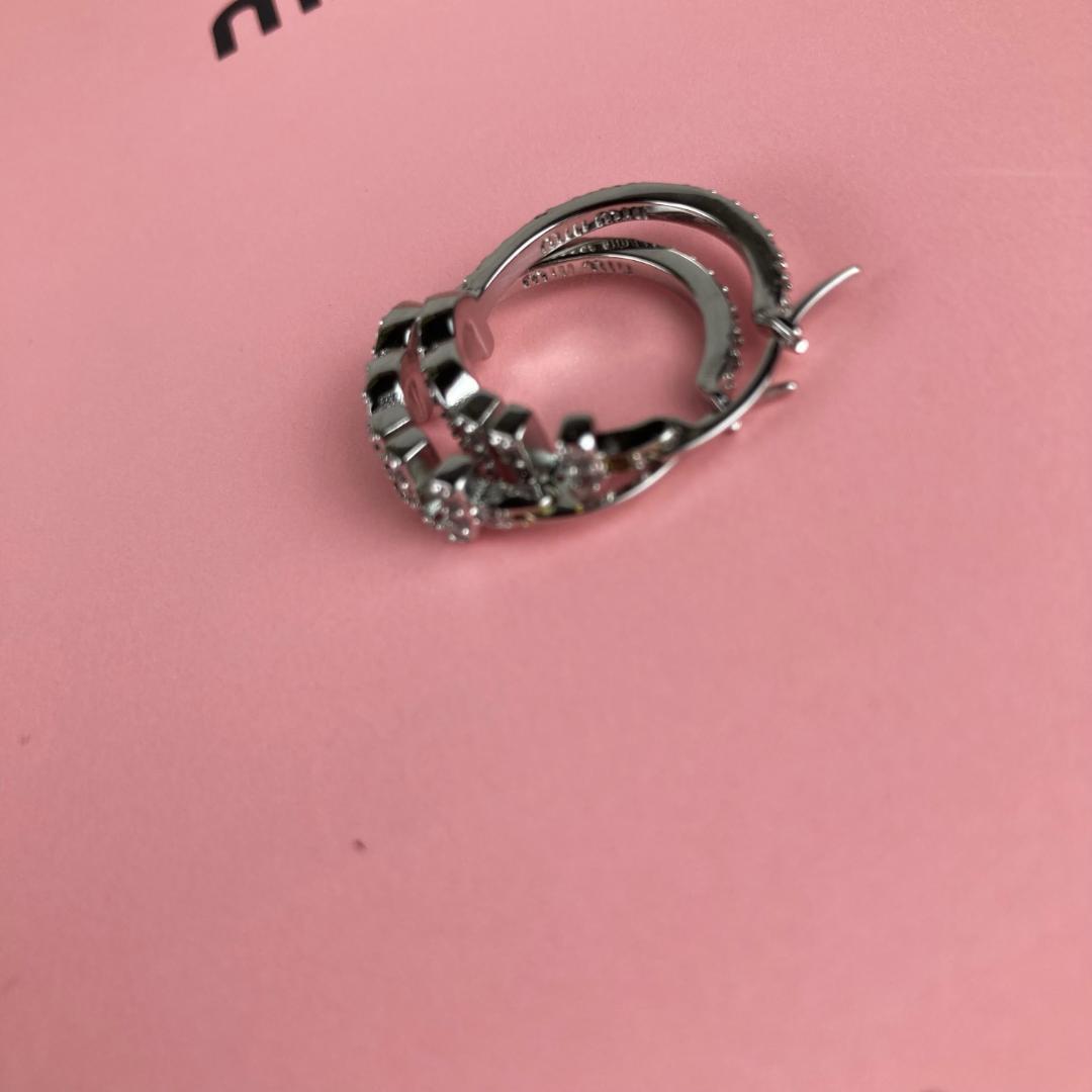 MIU MIU ミュウミュウ ピアス シルバー