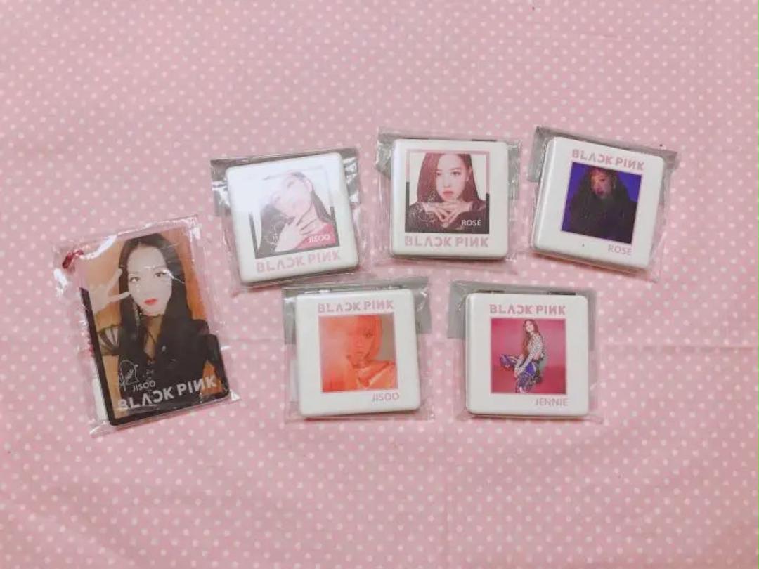BLACKPINK グッズまとめ売り ブラックピンク - メルカリ 新版 まとめ売り!最終値下げ BLACKPINKグッズ アイドル
