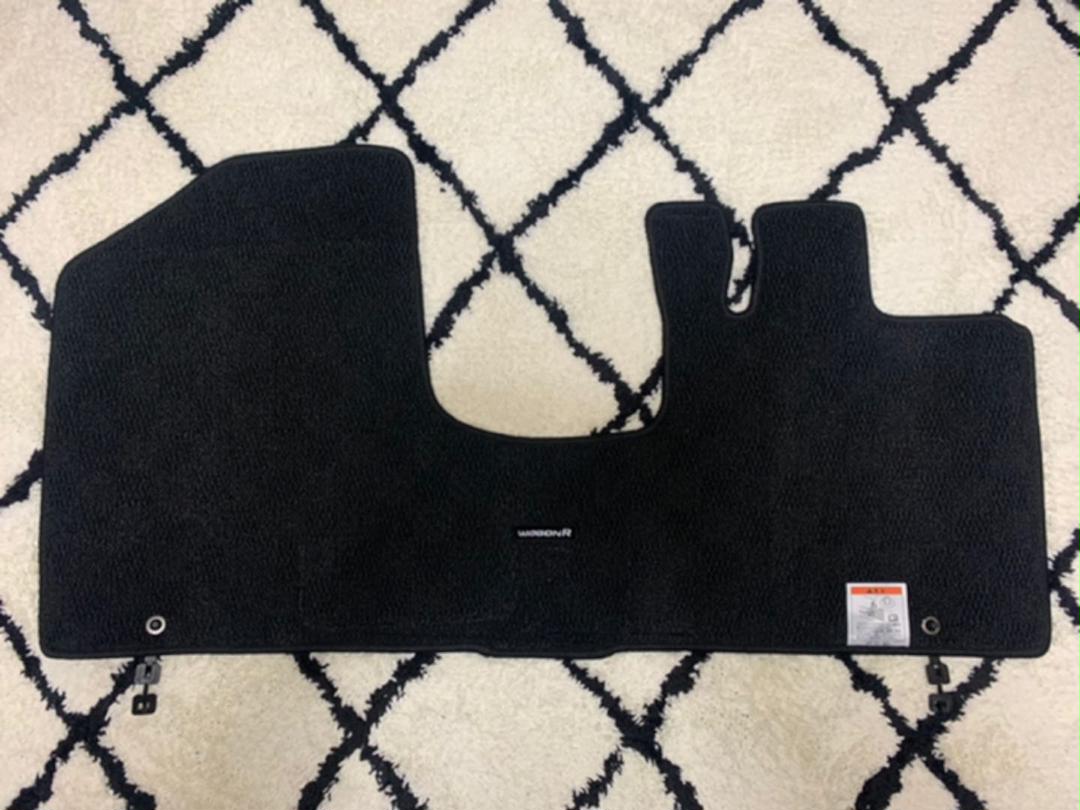 メルカリ ワゴンr Mh34ｓ純正フロアマット新品未使用 車内アクセサリー 6 100 中古や未使用のフリマ
