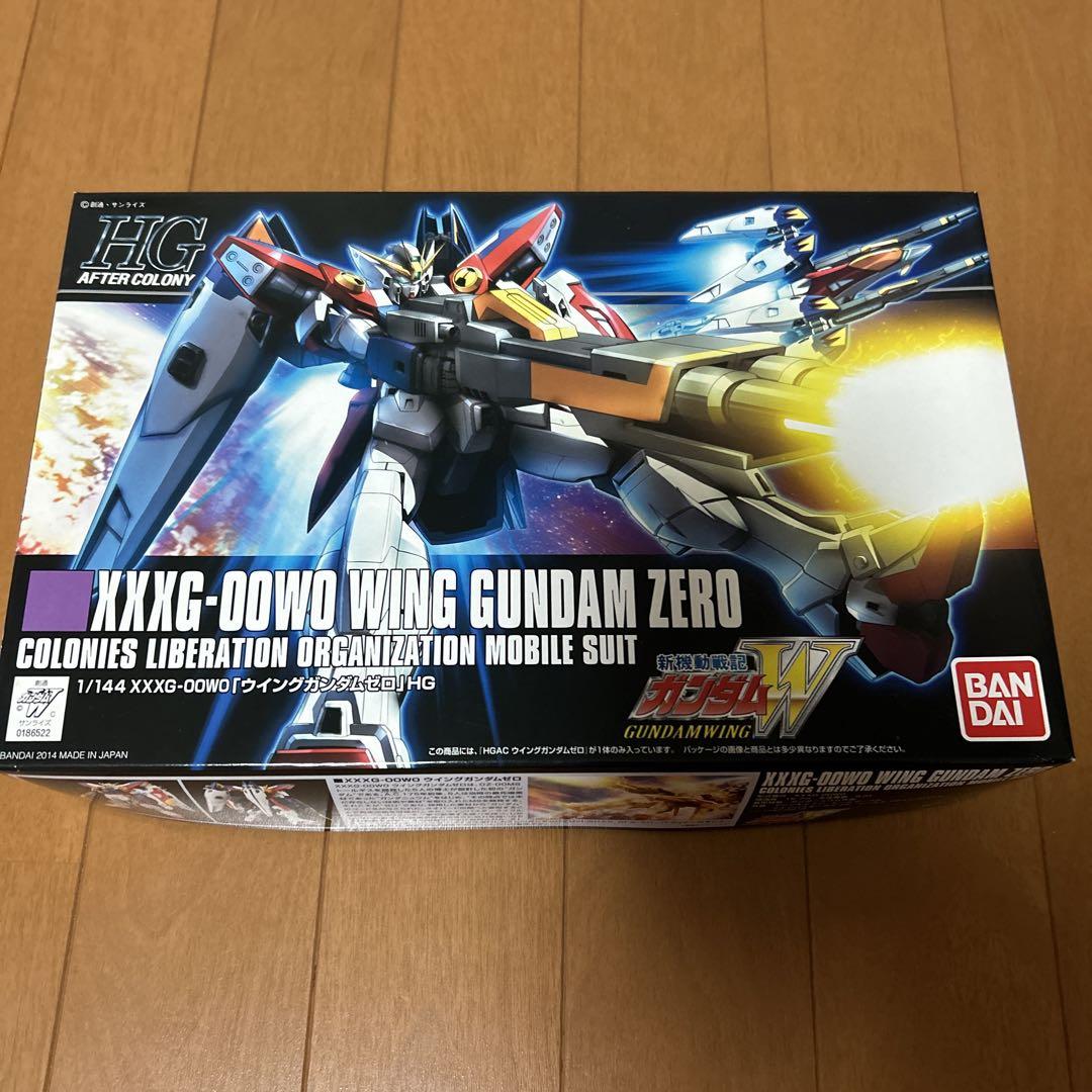 XXXG-01W ウィングガンダム と
 HGAC ウイングガンダムゼロ