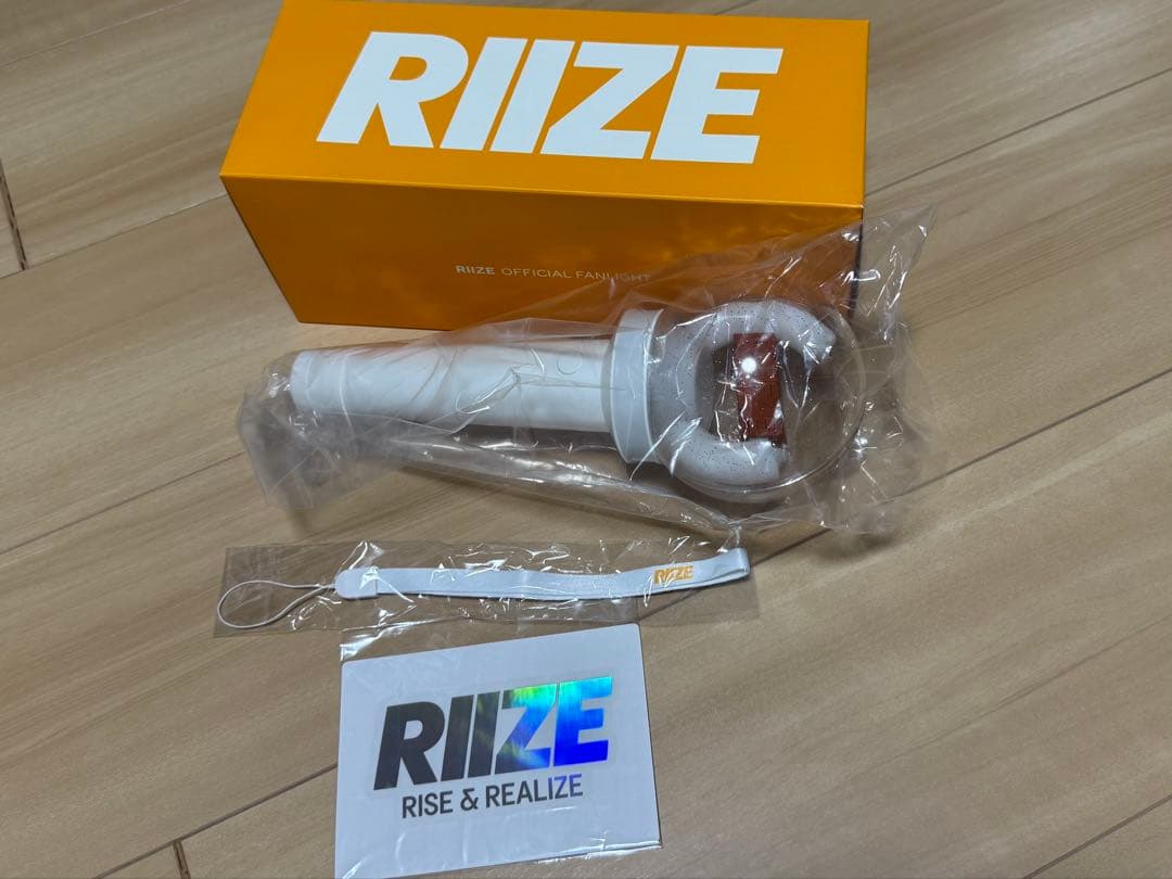RIIZE 公式ペンライト