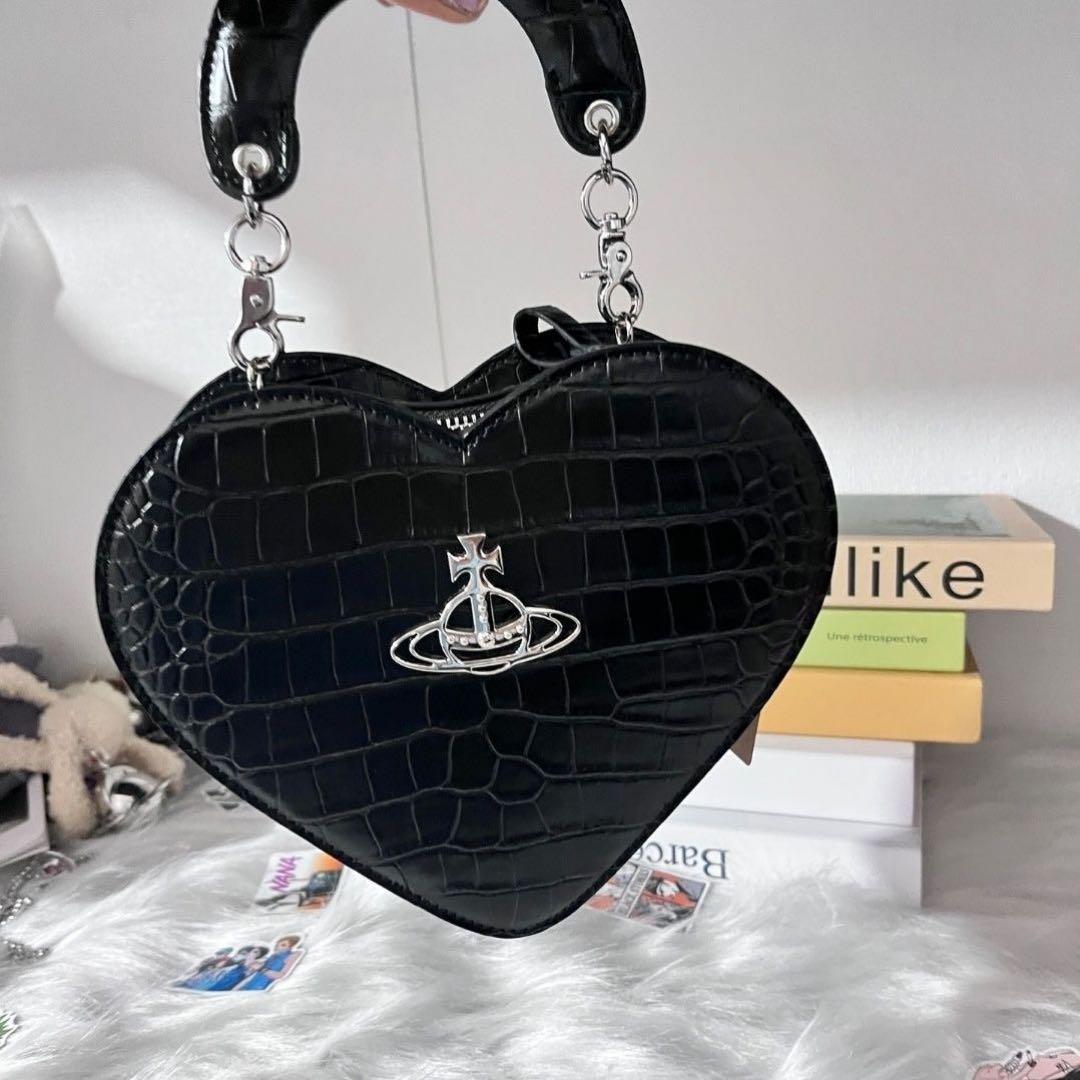 新製品情報も満載 Westwood Vivienne ブラック ショルダーバッグ ハート型 バッグ
