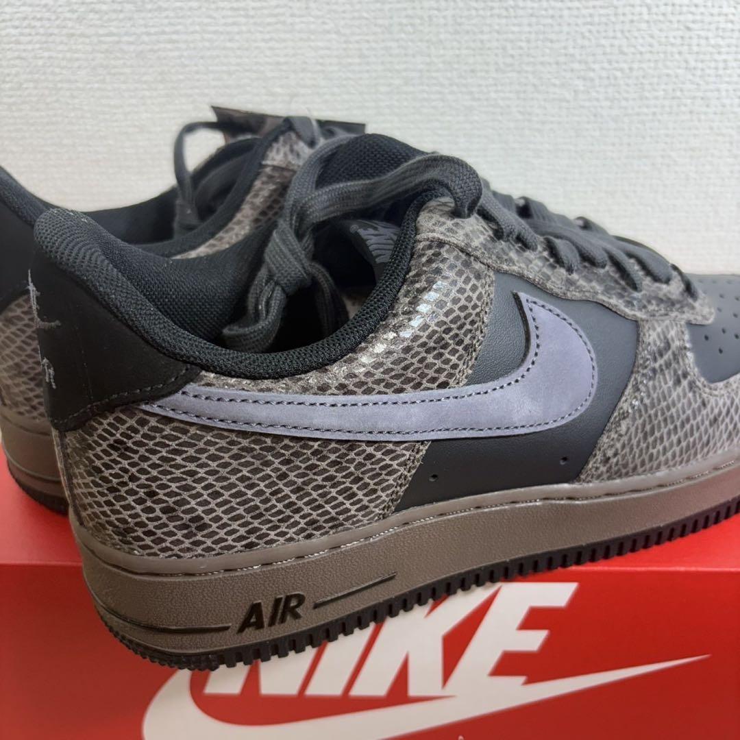 ナイキ AIR FORCE1 07 LV8 エアフォース1 スネーク 27cm - メルカリ