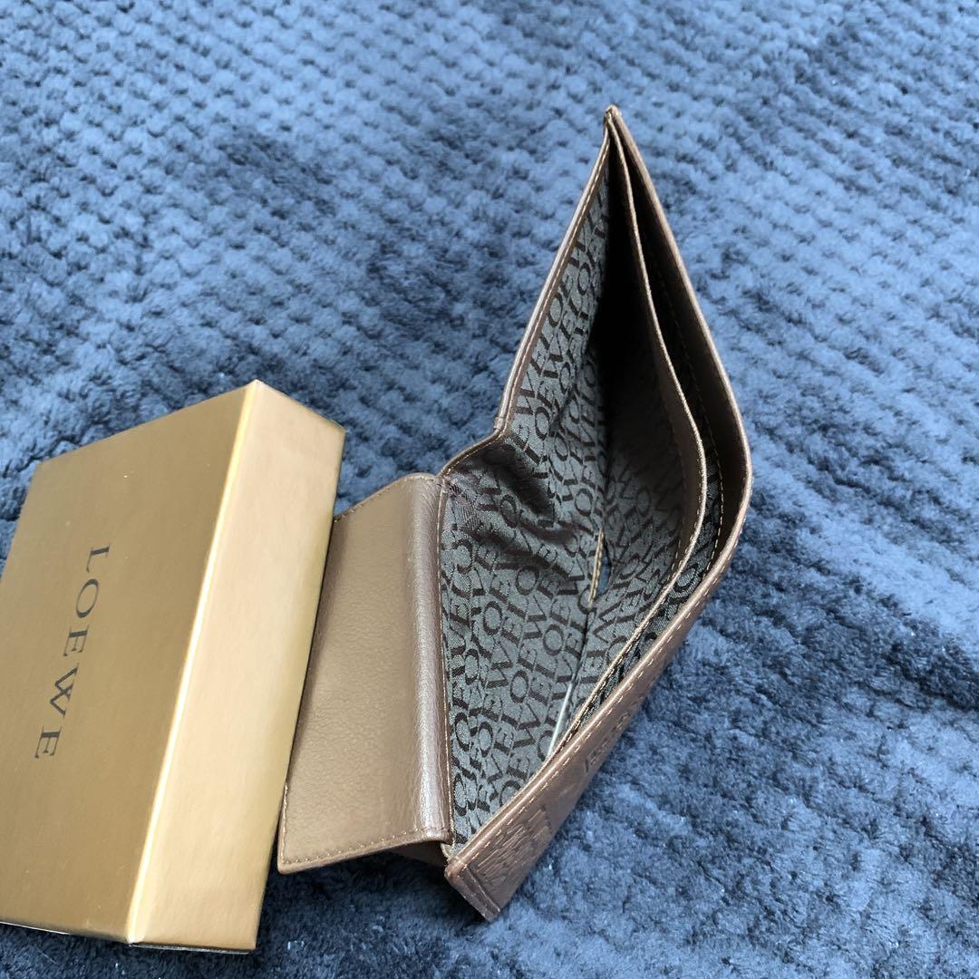 te226ページ　LOEWE 二つ折り財布 ブラウン レザー美品中古品