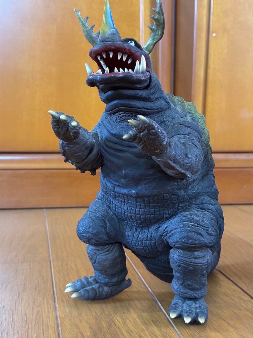 t*w様 怪獣フィギュア 3体セット　エクスプラス 中古 t*w様 怪獣フィギュア 3体セット エクスプラス 中古 2025年最新