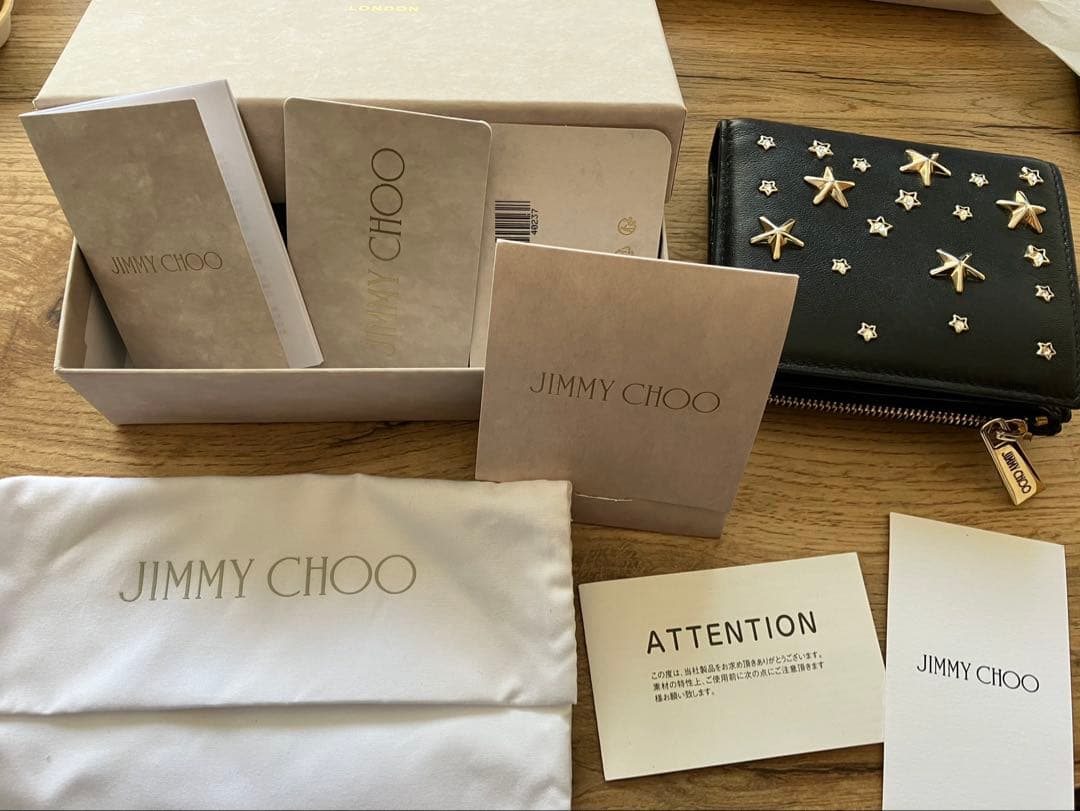 JIMMY CHOO ブラックレザー三つ折り財布 きJimmy Choo