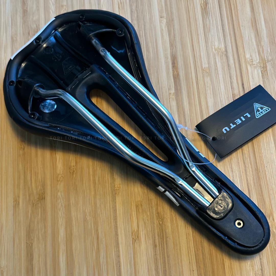 自転車 クロスバイク サドル スポーツサドル ブラック×ホワイト BRIGHTFACE_UK