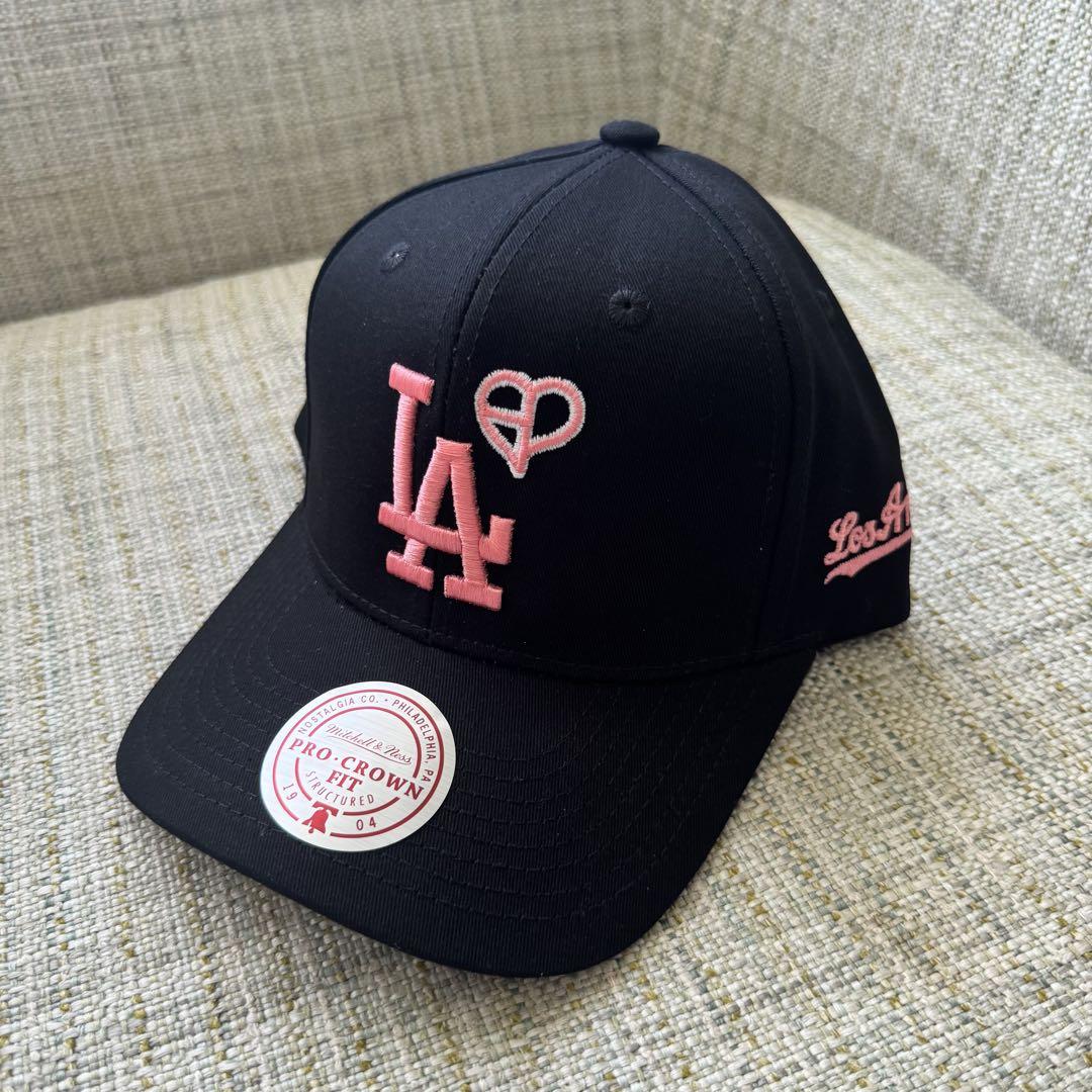 新品未開封 BLACKPINK × MLB Los Angeles XLサイズ 新品未使用 BLACKPINK × MLB LA Dodgers ピンク 帽子 - メルカリ