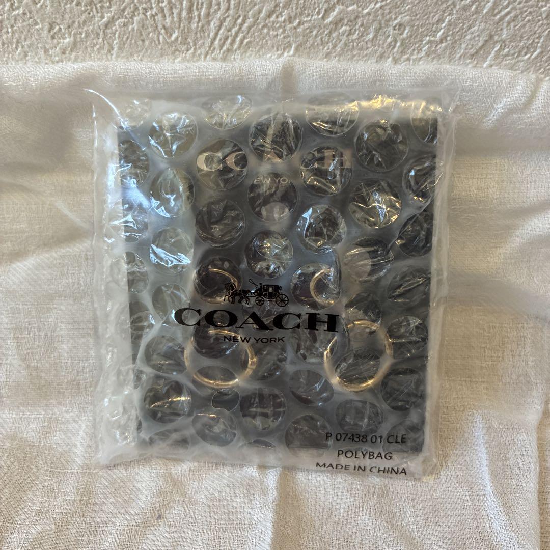 COACH ゴールド　フープピアス【新品•未使用品】