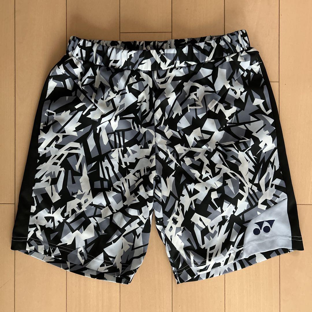 【極美品】ヨネックス　ハーフパンツ　Oサイズ