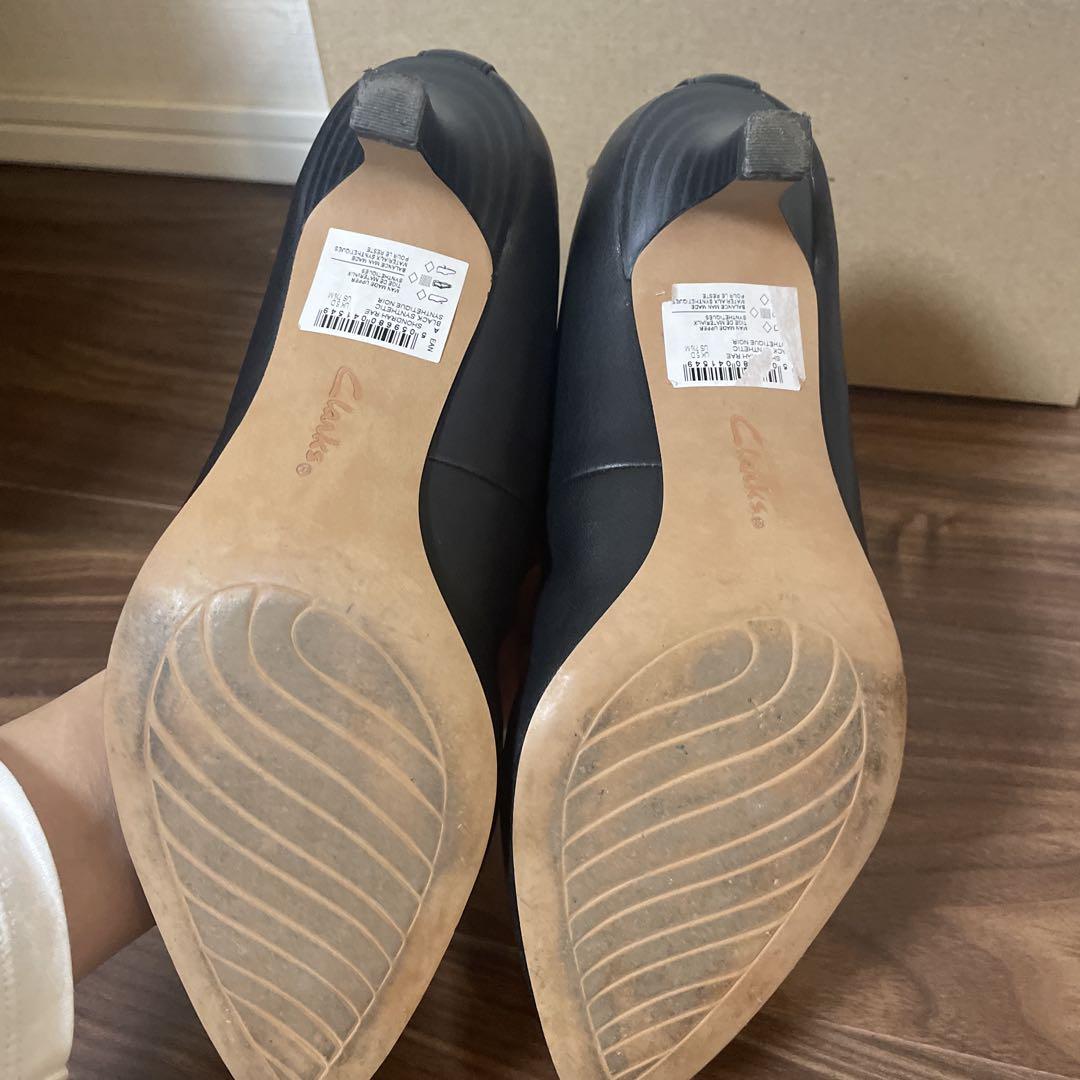 みゆ【美品】Clarks 黒　パンプス　24.0 UK5