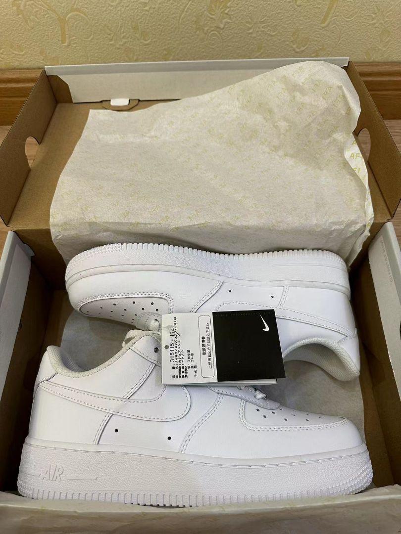 美品　NIKE AIR FORCE 1 ナイキ エア フォース ワン　24cm 新品 ナイキ エアフォース1 NIKE AIR FORCE 1 07 24cmセール