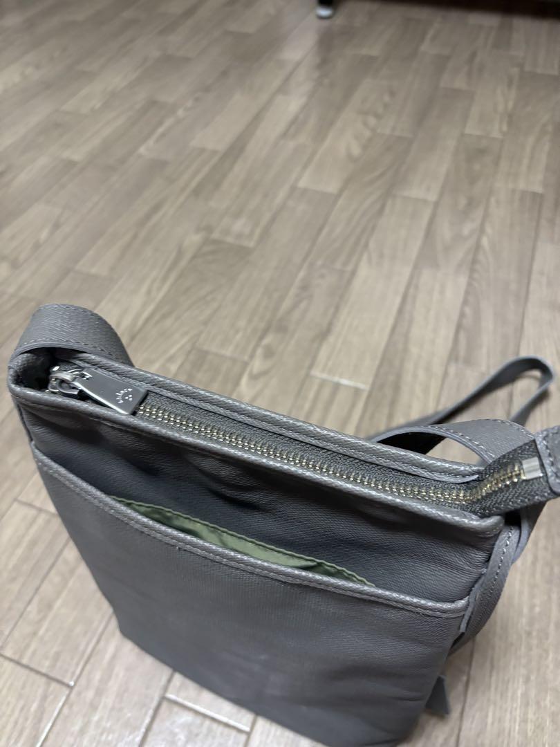 美品　aniary シンプルショルダーバッグ グレー
