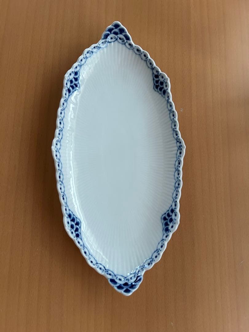 ロイヤルコペンハーゲン❤️楕円形 白青 プレート新品未使用ブルーフルーテッド