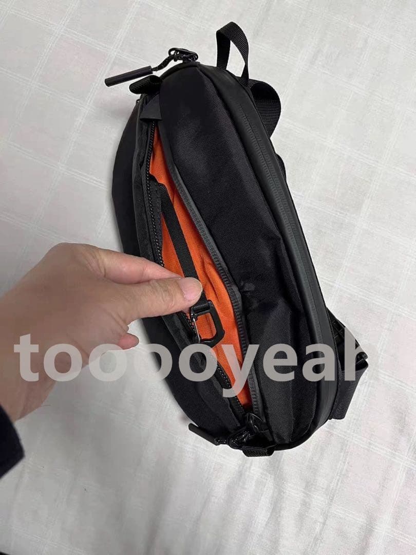 ブラック ショルダーバッグ