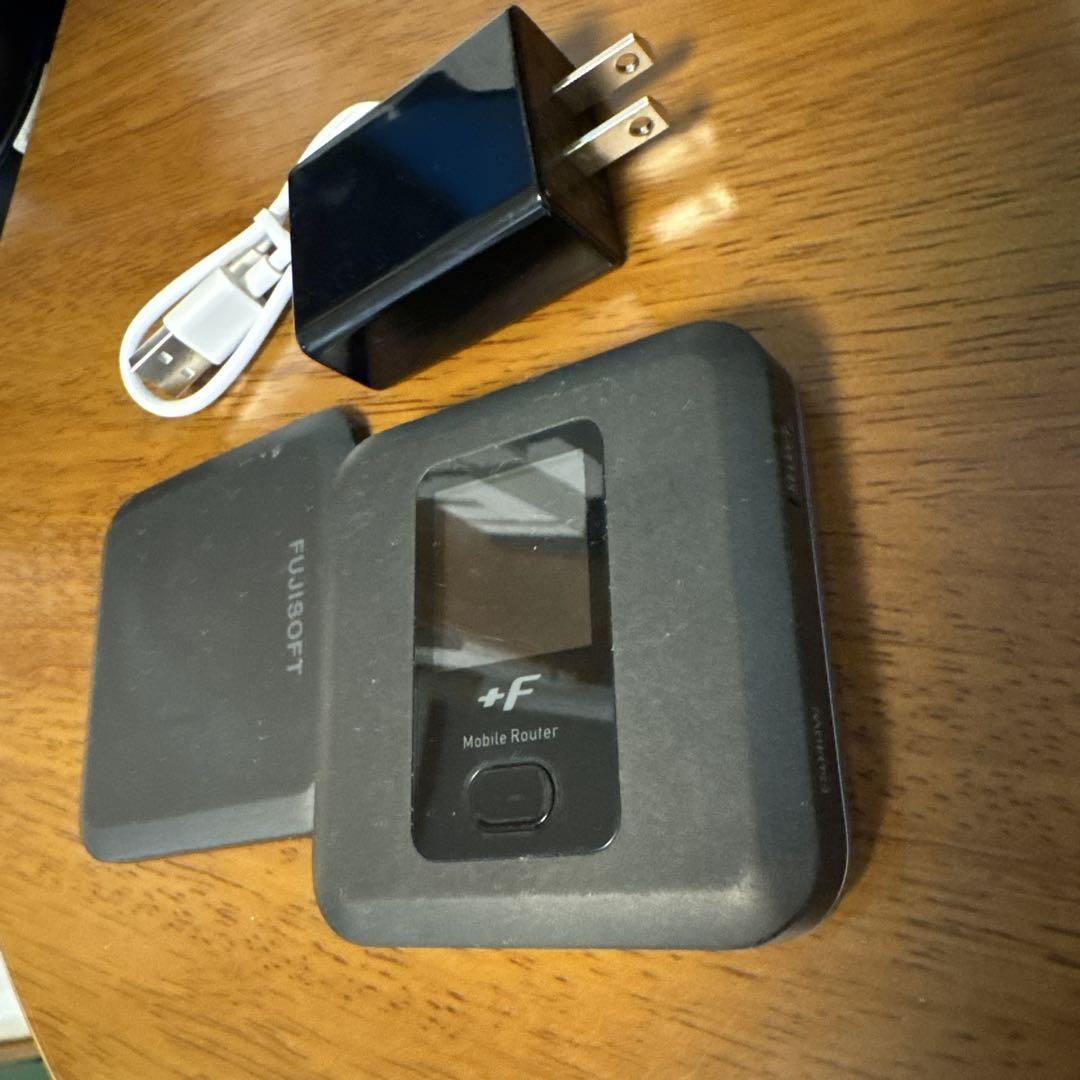 FUJISOFT FS040Wモバイルルーター