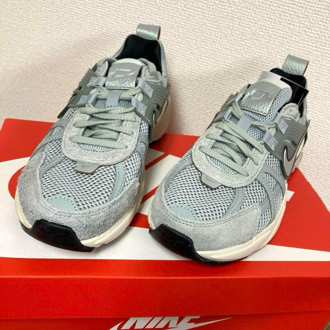 FN6703-003(T) WMNS NIKE V2K RUN 23cm