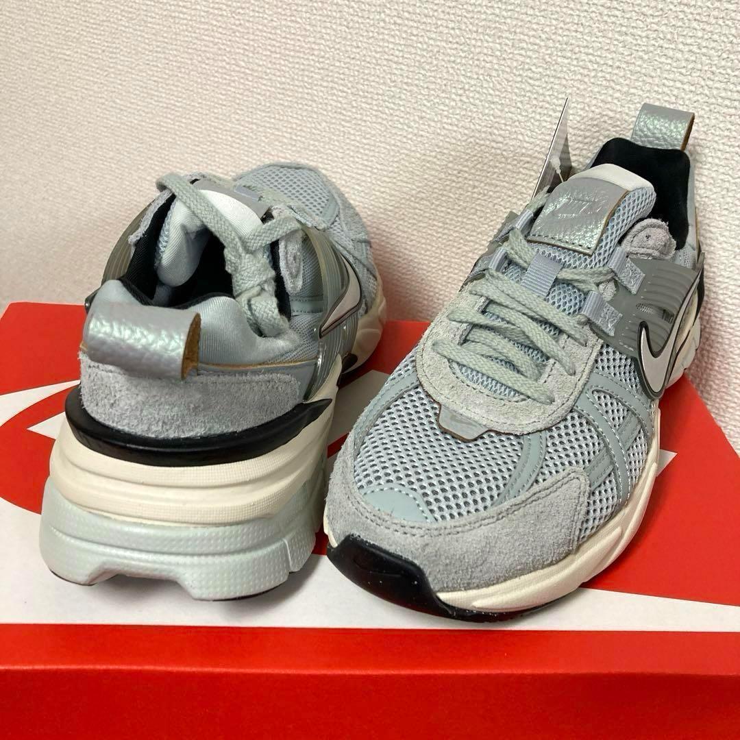 FN6703-003(T) WMNS NIKE V2K RUN 23cm