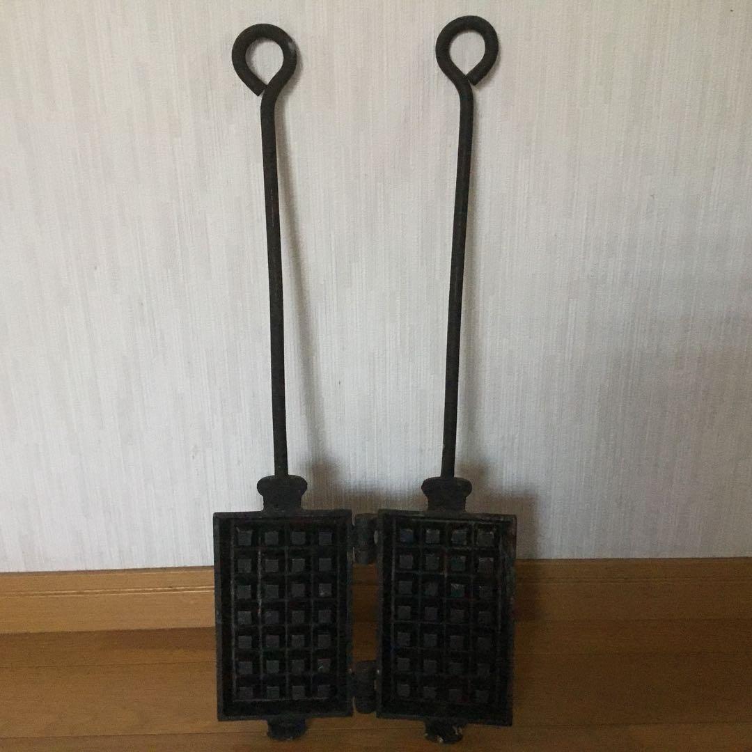 鋳物　古いワッフルメーカー